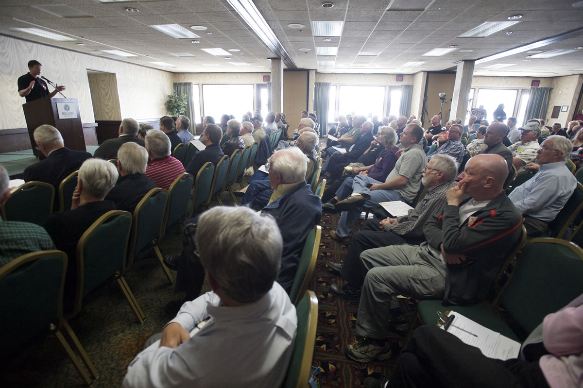 Opponents of the Columbia River Crossing project filled the Grand Ballroom at the Red Lion Hotel at the Quay on Friday.
