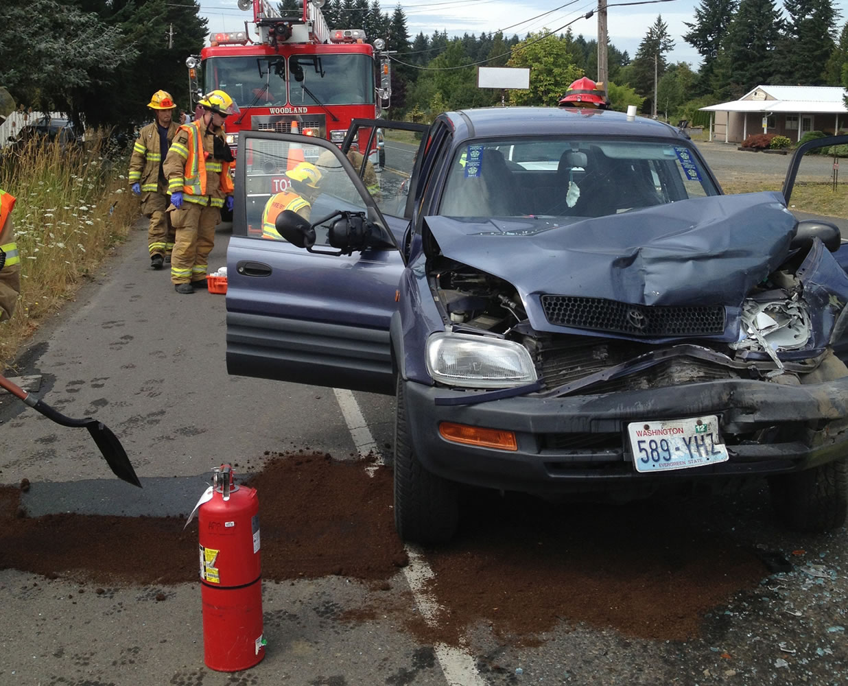 This Toyota SUV rear-ended a pickup truck on Highway 502, blocking traffic for 30 minutes.