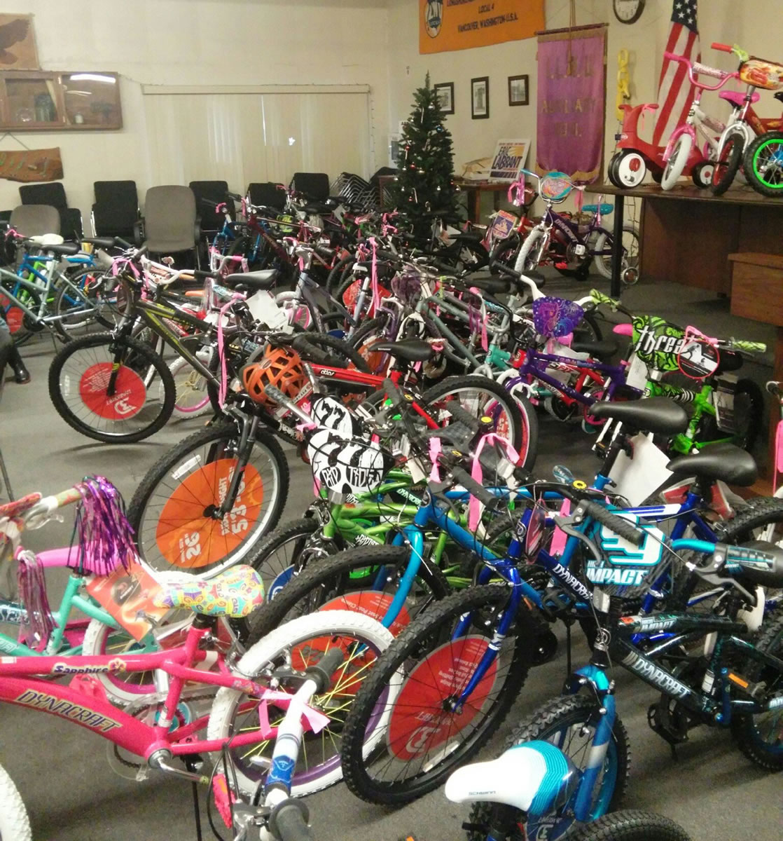 Esther Short: The Children&#039;s Justice Center received a donation of 130 bikes and eight scooters from the Longshoremen of Vancouver International of Union Local No.