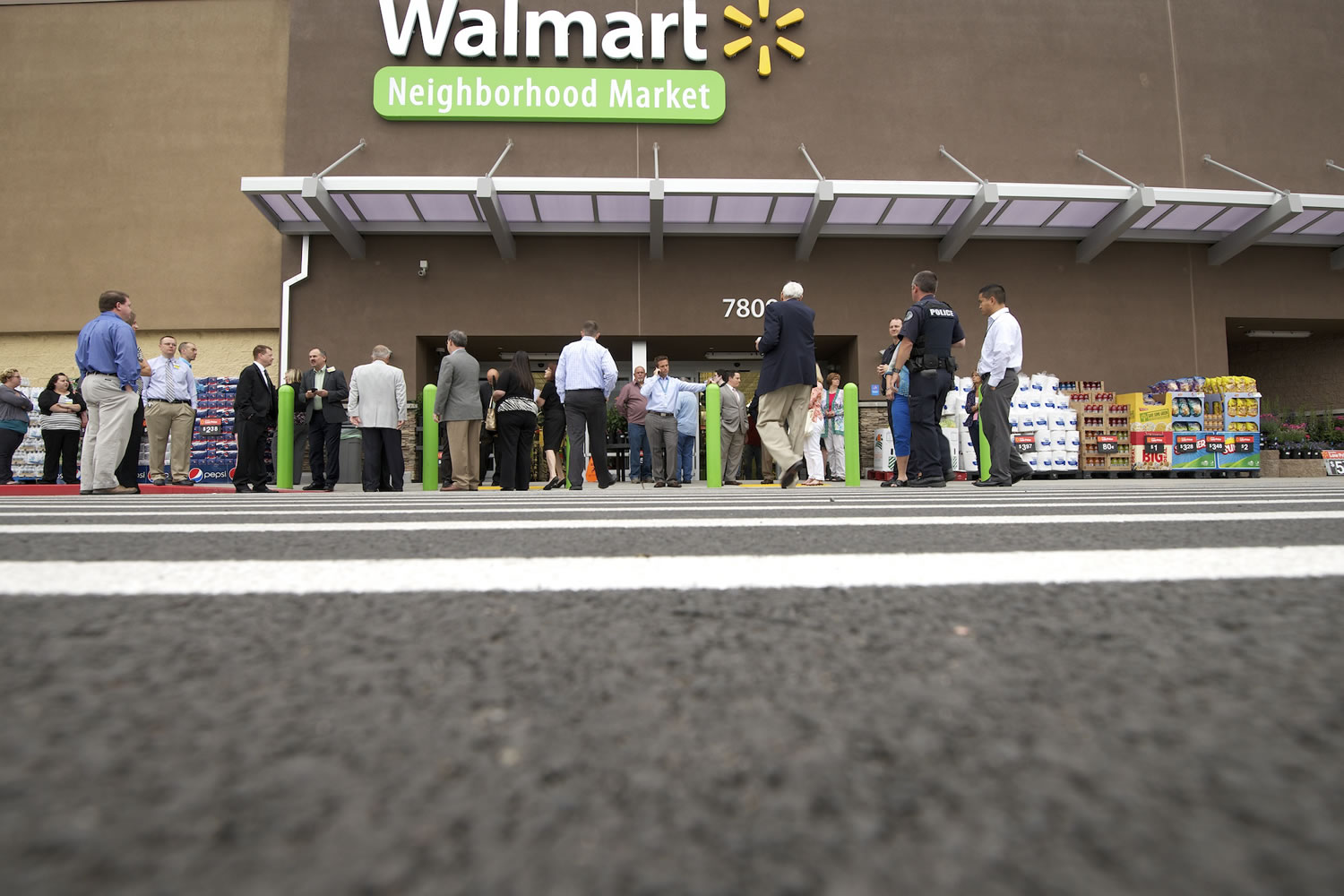 City of Vancouver officials, community members and representatives of Walmart attended a grand opening ceremony today for Wal-Mart's first local Neighborhood Market grocery store.