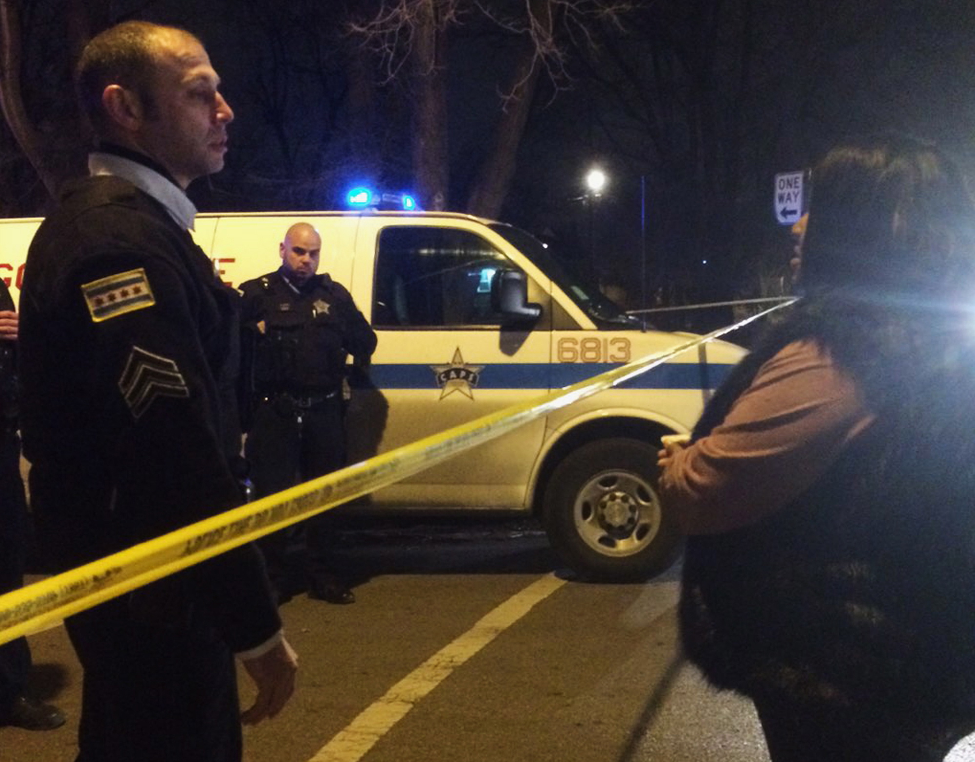 Chicago Police Officer Responding To Call Fatally Shoots 2 The Columbian