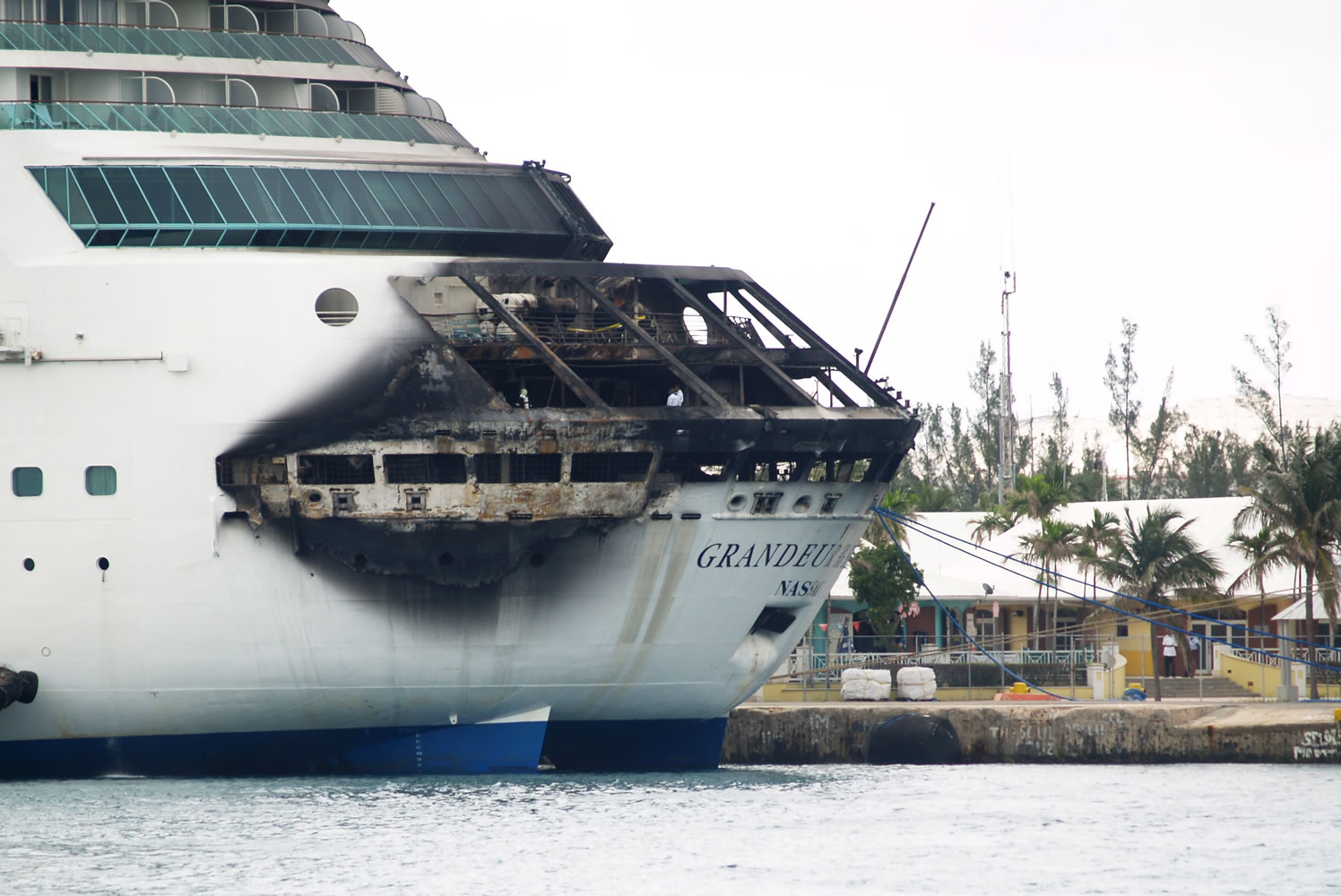 fire on discovery cruise ship