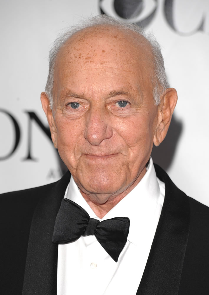 Jack Klugman arrives at the 62nd annual Tony Awards in 2008.