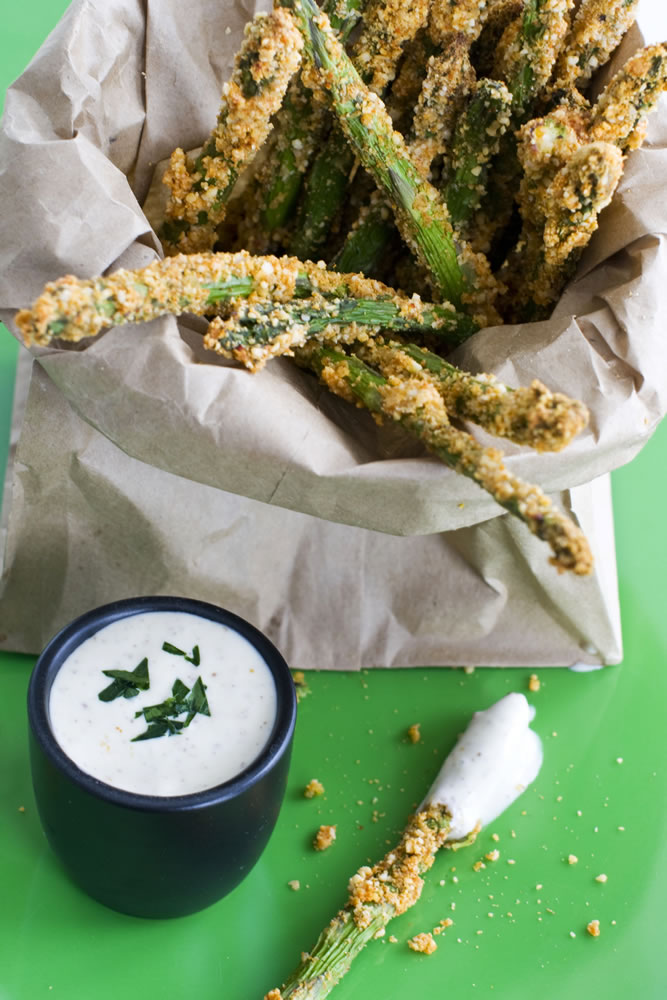 Get the crispiness of vegetable tempura without the fat -- and mess -- that goes with it with Almond-Crusted Bake-Fried Asparagus.