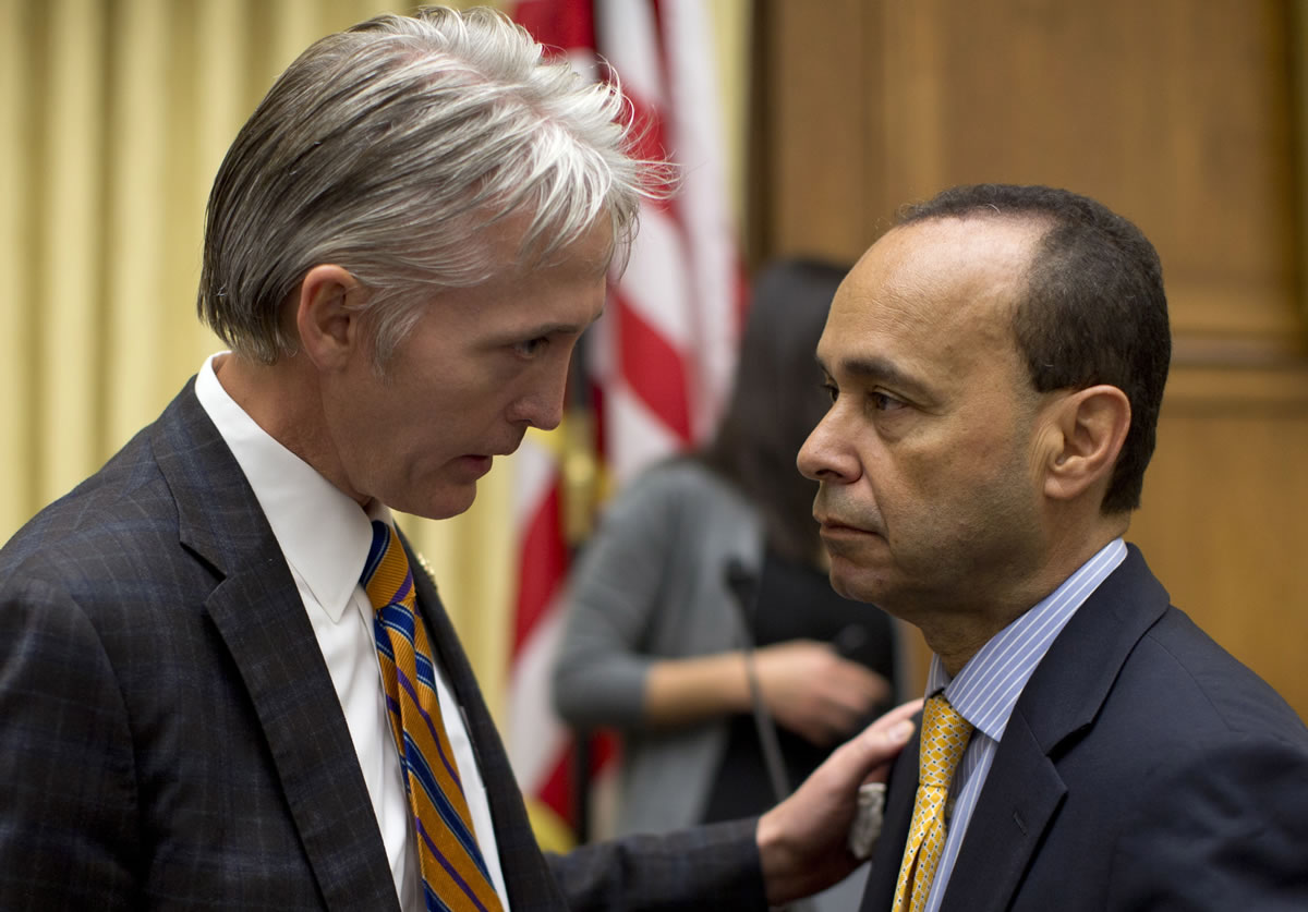 House Judiciary Committee members Rep. Trey Gowdy, R-S.C., sponsor of the Strengthen and Fortify Enforcement Act, left, talks with Rep.