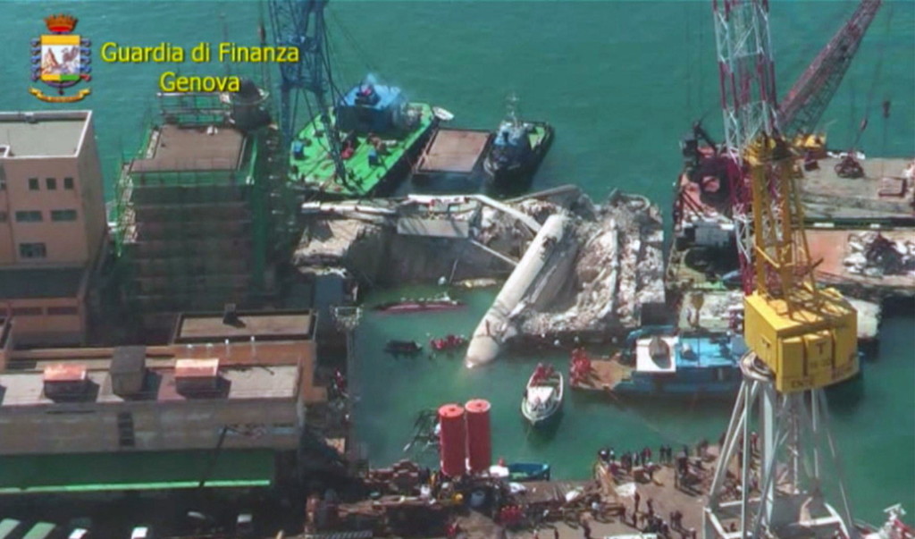 7 dead after ship crashes in Italy - The Columbian