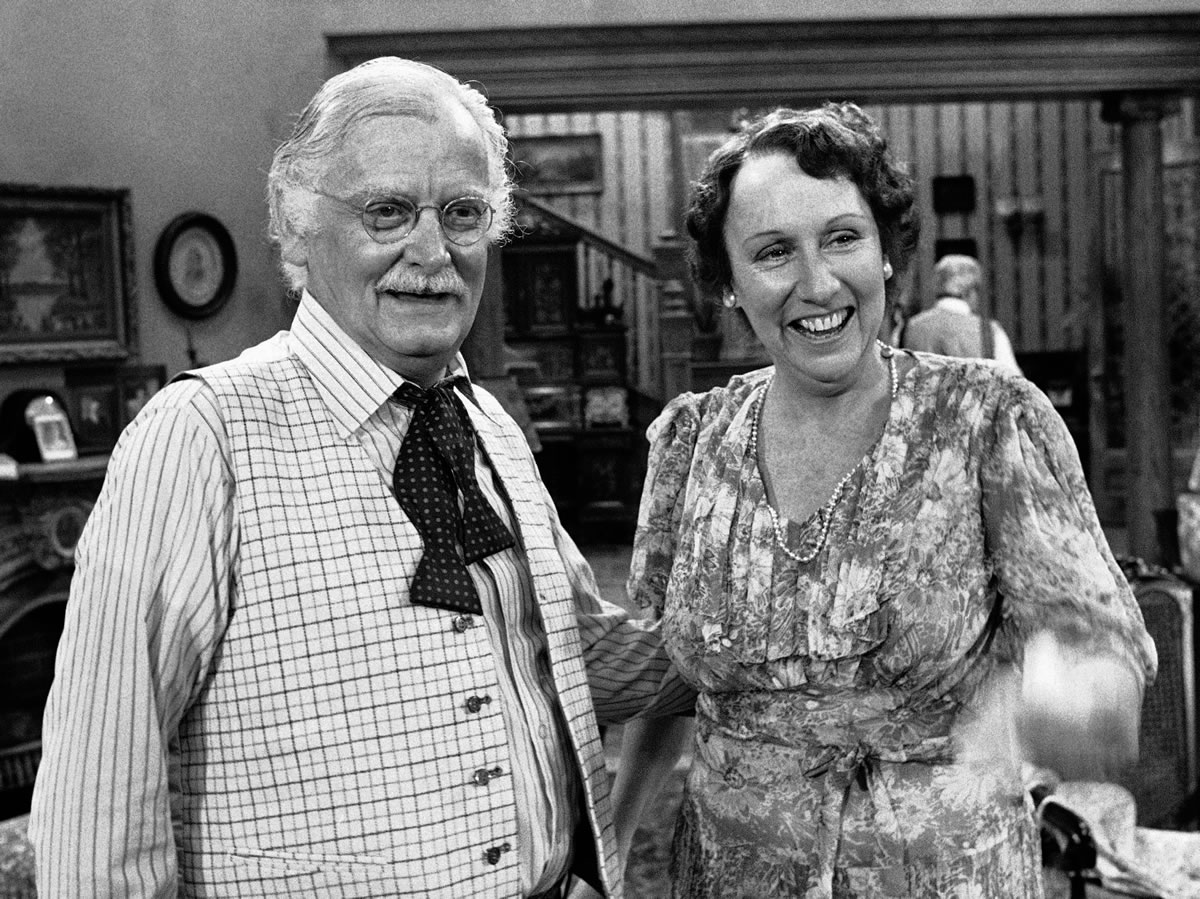 Co-stars Art Carney, left, and Jean Stapleton stand together during a rehearsal for the play &quot;You Can't Take it With You&quot; in Los Angeles on May 14, 1979. Stapleton has died at the age of 90.