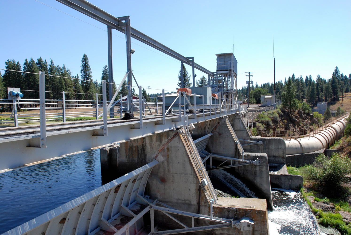 The J.C. Boyle Dam diverts water from the Klamath River to a powerhouse downstream near Keno, Ore., on Aug. 21, 2009. The U.S.