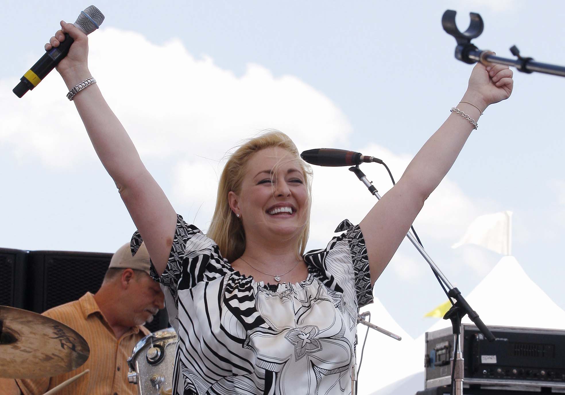 Country music artist Mindy McCready performs at the CMA Music Festival in Nashville, Tenn. on June 5, 2008. McCready, who hit the top of the country charts before personal problems sidetracked her career, died Sunday of an apparent self-inflicted gunshot wound.