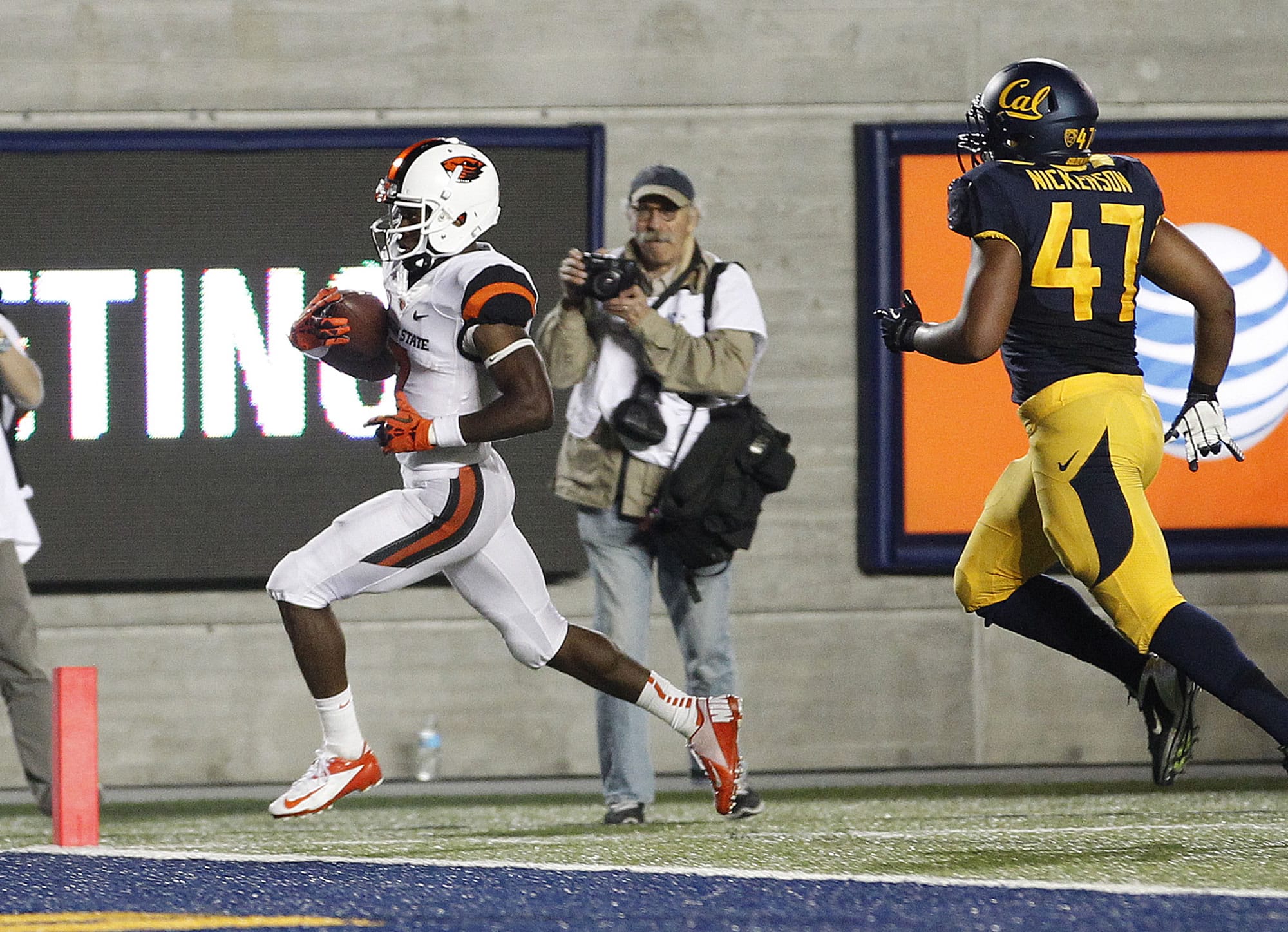 Oregon State wide receiver Brandin Cooks (7) runs for a touchdown past California linebacker Hardy Nickerson (47) during the second quarter of an NCAA college football game in Berkeley, Calif., Saturday, Oct. 19, 2013.