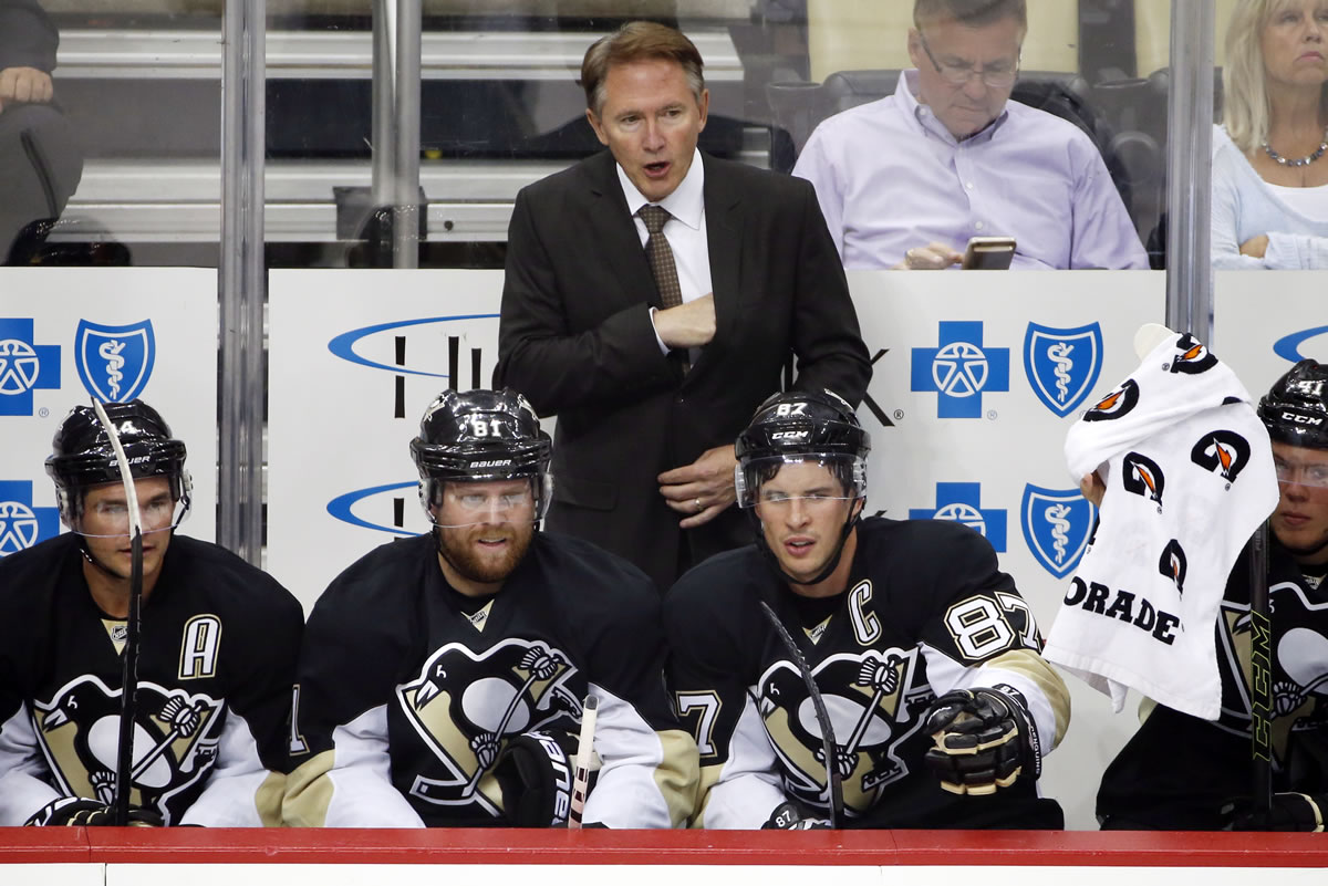 Mike Johnston has returned to the Portland Winterhawks as coach and general manager after leaving the team two years ago to coach the Pittsburgh Penguins. (AP Photo/Gene J.