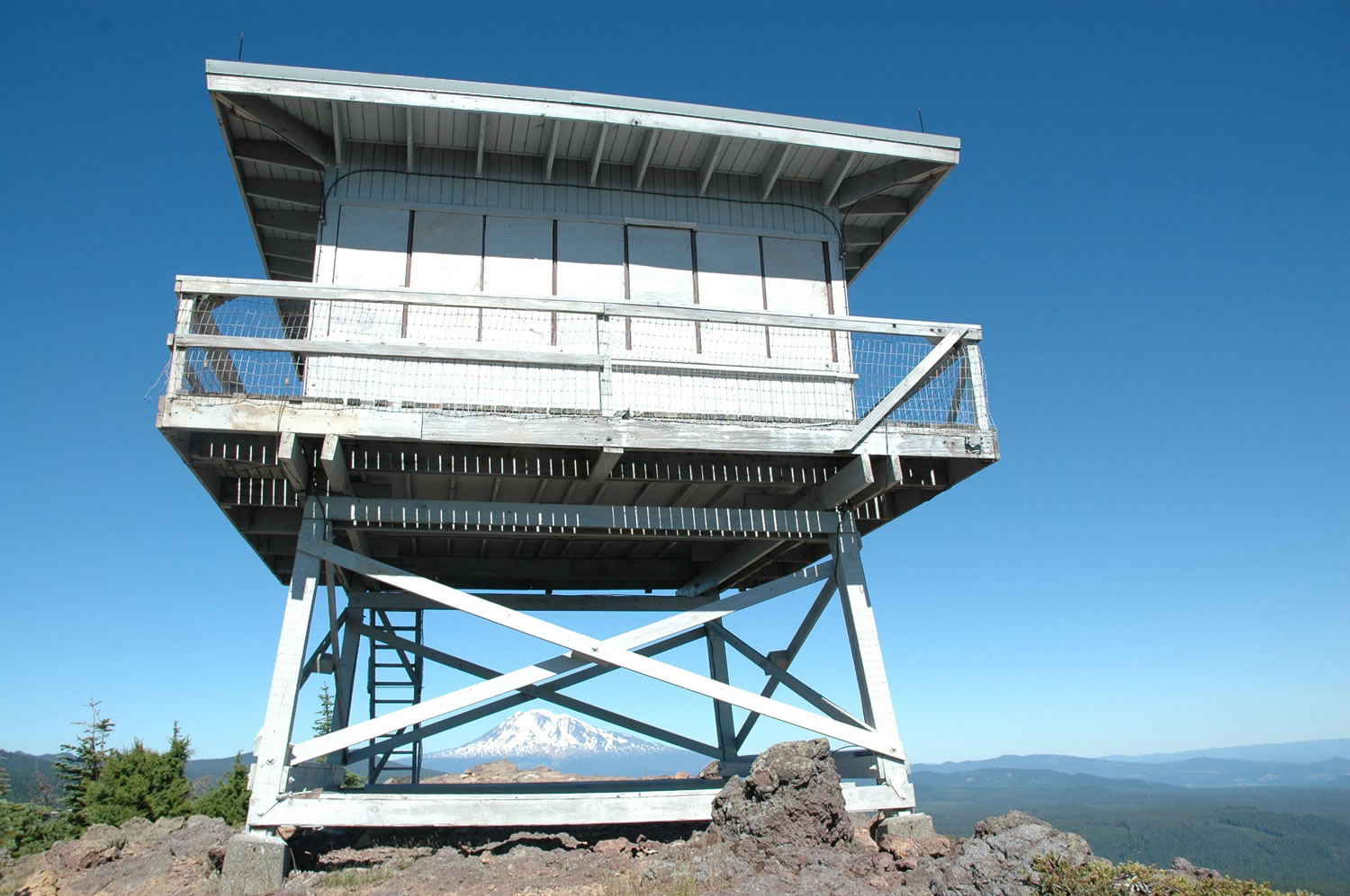 Red Mountain Lookout provides a commanding view of Indian Heaven Wilderness to the north.