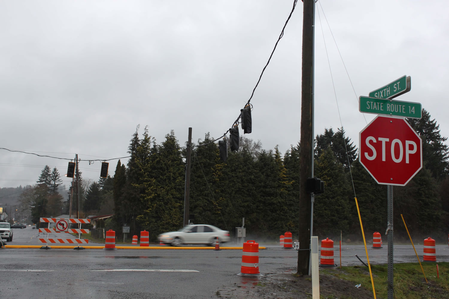 WSDOT will activate a temporary stoplight at Sixth Avenue and Highway 14 on Wednesday.