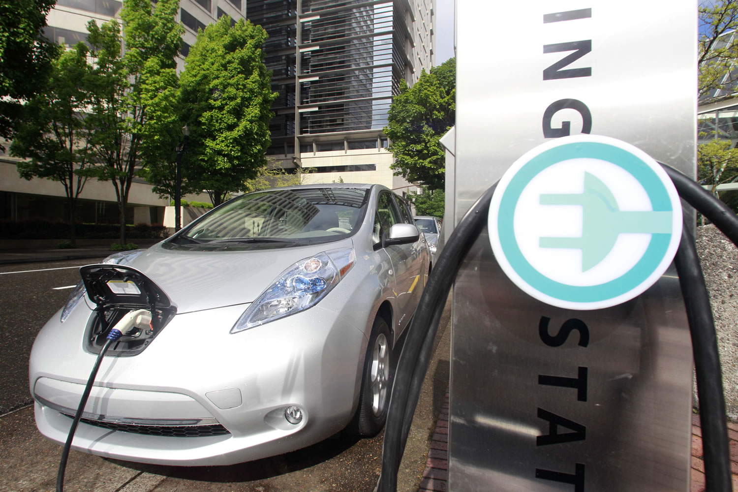 Washington state transportation officials plan to install six electric vehicle charging stations along the I-5 corridor.