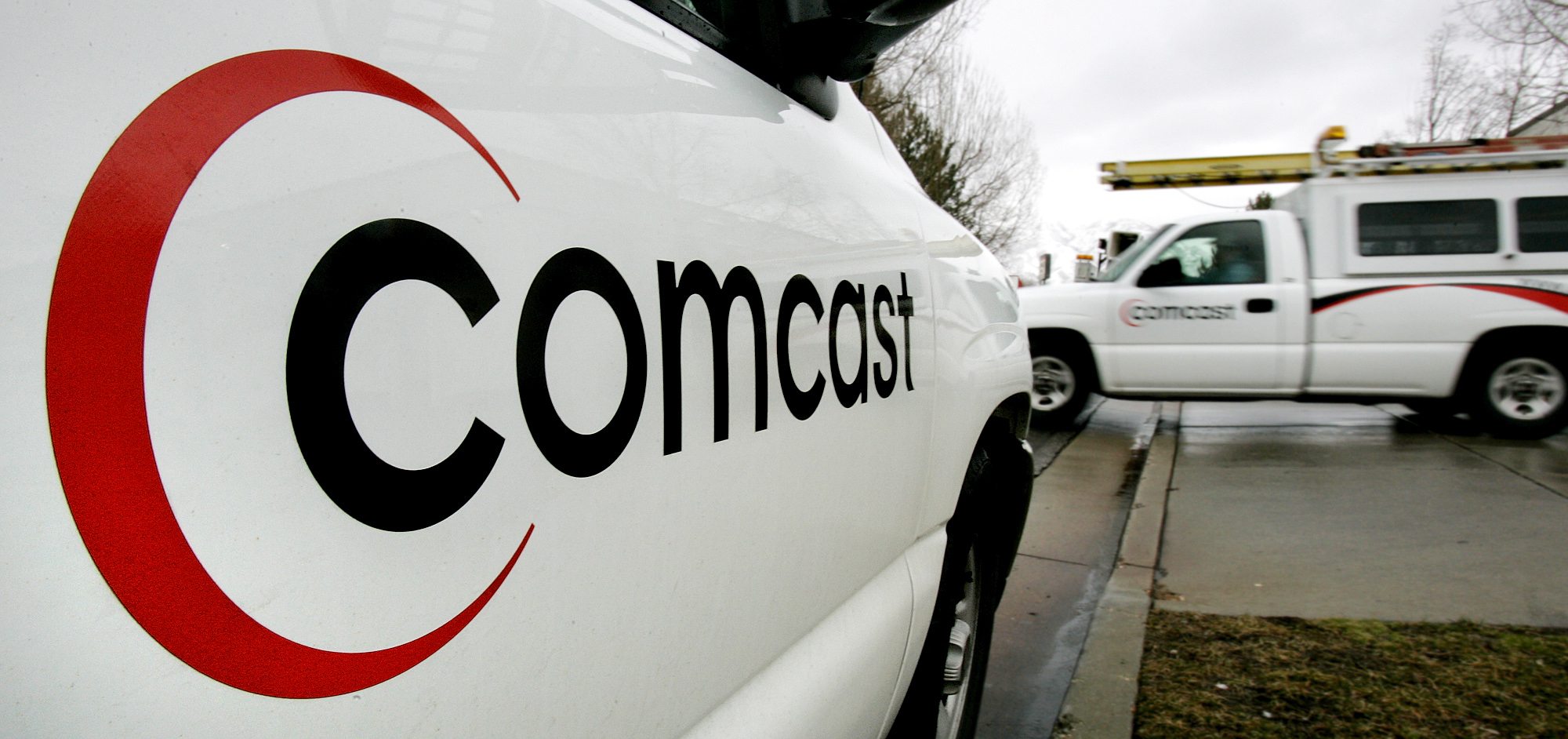 Negotiations on a new franchise agreement between Comcast and the City/County Cable Commission have slowed, but the commission's chief negotiator says discussions remain on track with no major disagreements between the two sides.