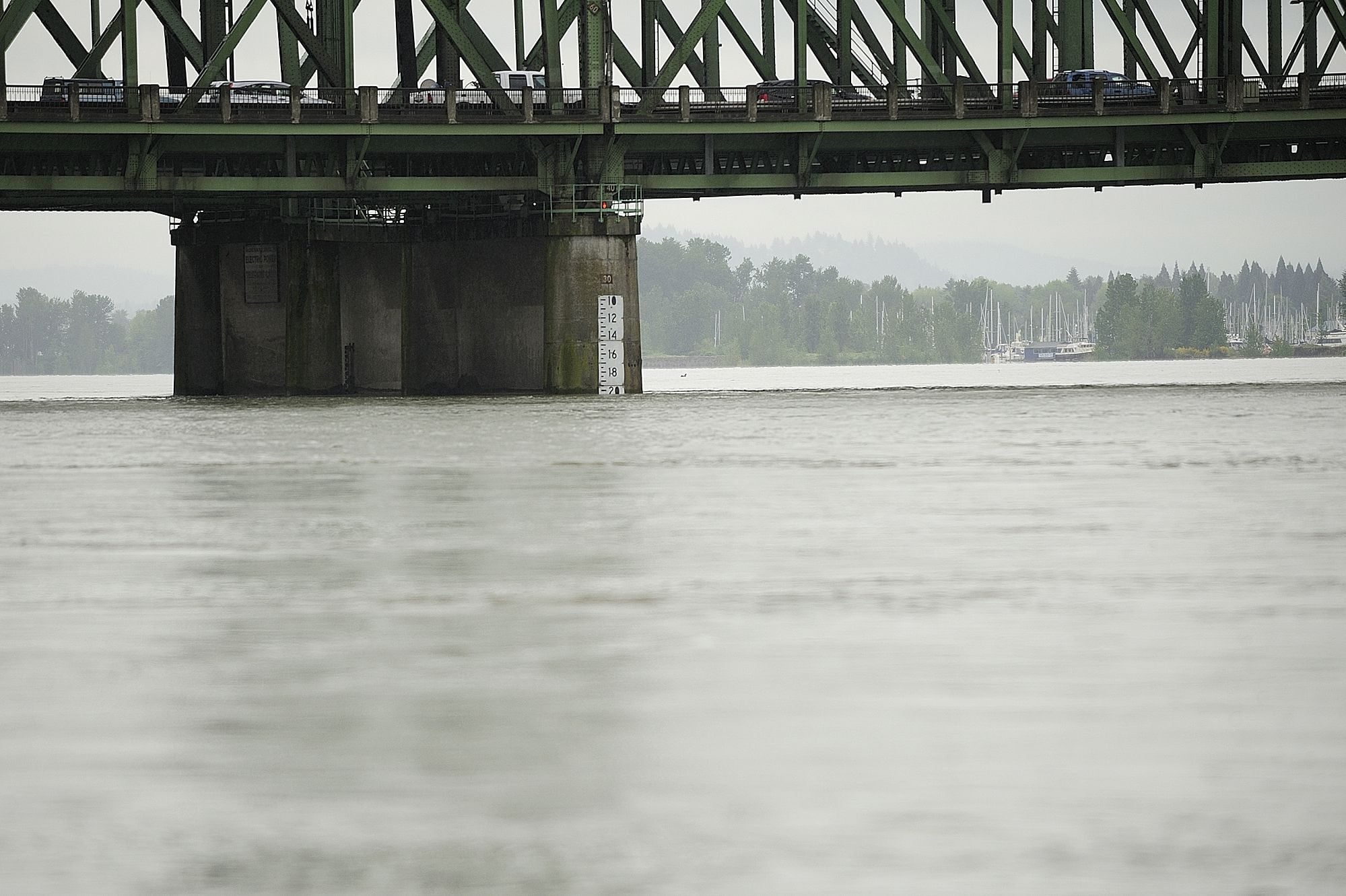 With the Columbia River rolling at more than 17 feet, more than a foot above flood stage on Tuesday, only minor flooding problems in very low-lying areas were reported.