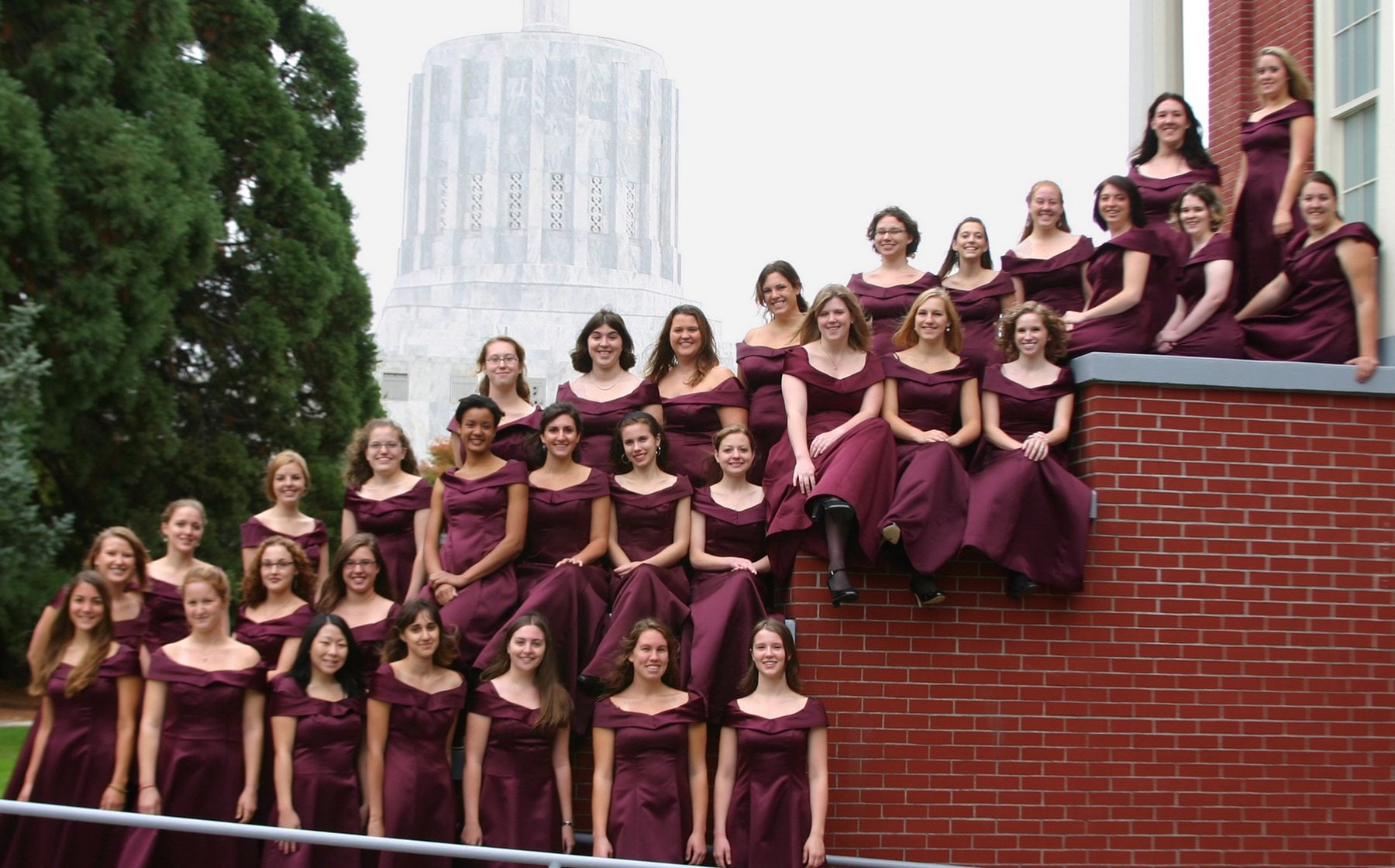 Willamette University's Voce Femminile women's choir will perform Saturday and Sunday with the Vancouver Symphony.