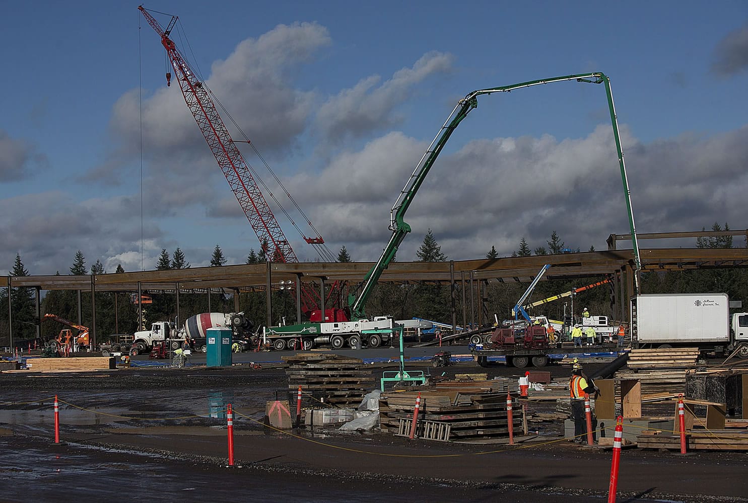 The Cowlitz Indian Tribe&#039;s $510 million casino-resort is beginning to rise near La Center along Interstate 5 at Exit 16. Roughly 110 workers are on the site, working on the basement and erecting steel girders, project manager Pete Schultz said Thursday.