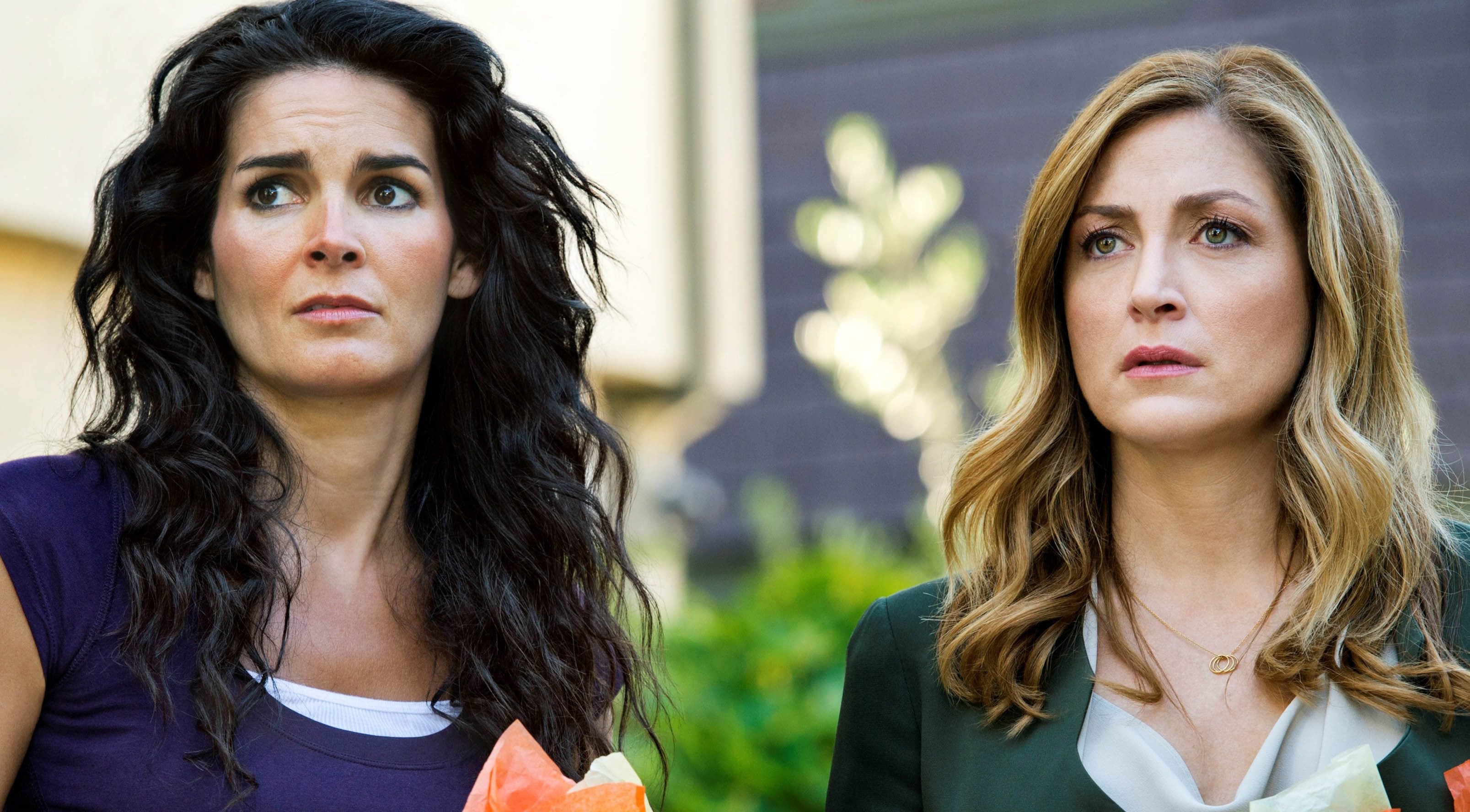 Angie Harmon, left, and Sasha Alexander star on TNT&#039;s &quot;Rizzoli &amp; Isles.&quot; (MCT files)
