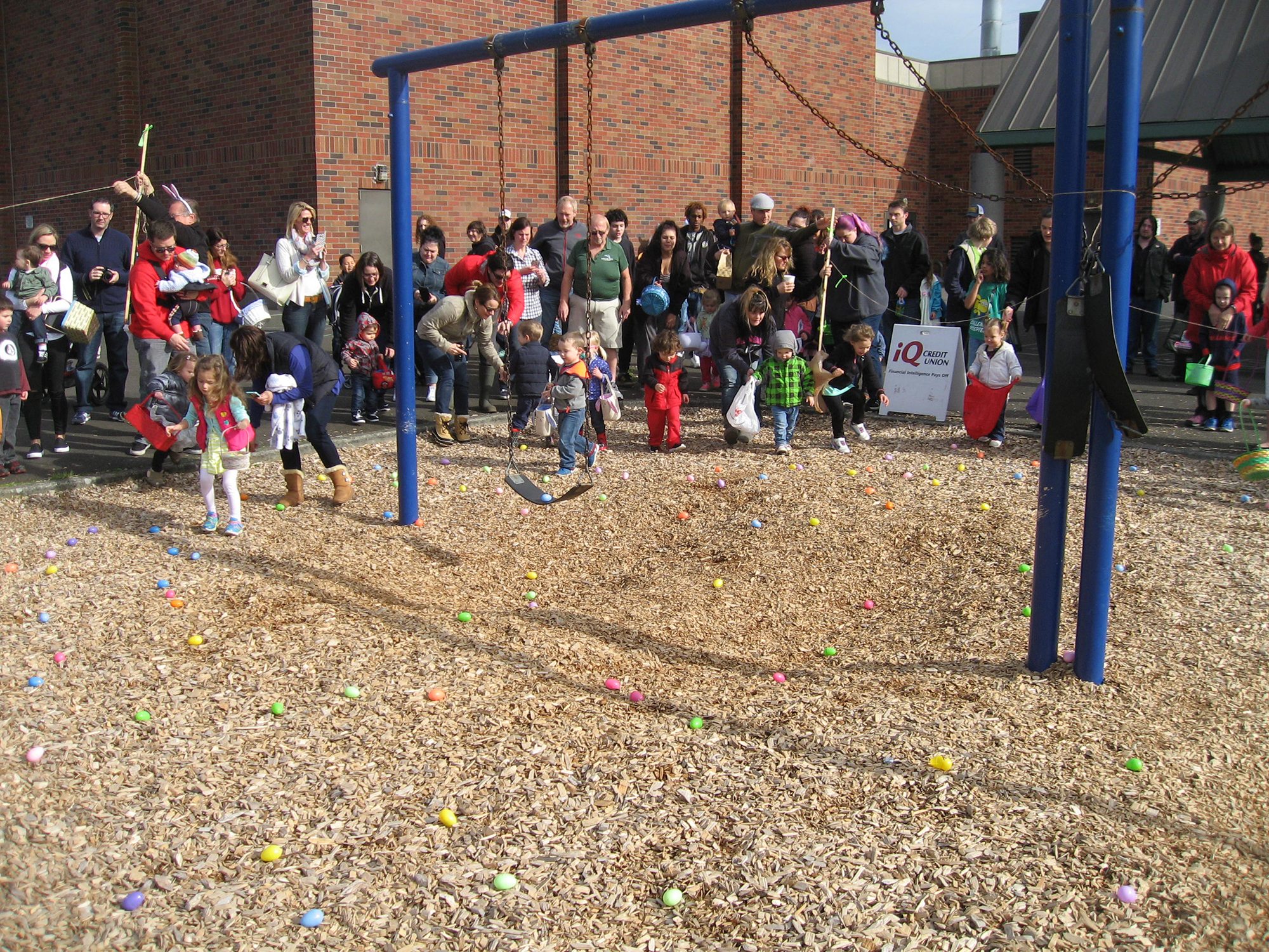 Lincoln: Participants get ready to search for eggs in Lincoln neighborhood&#039;s first Easter egg hunt.
