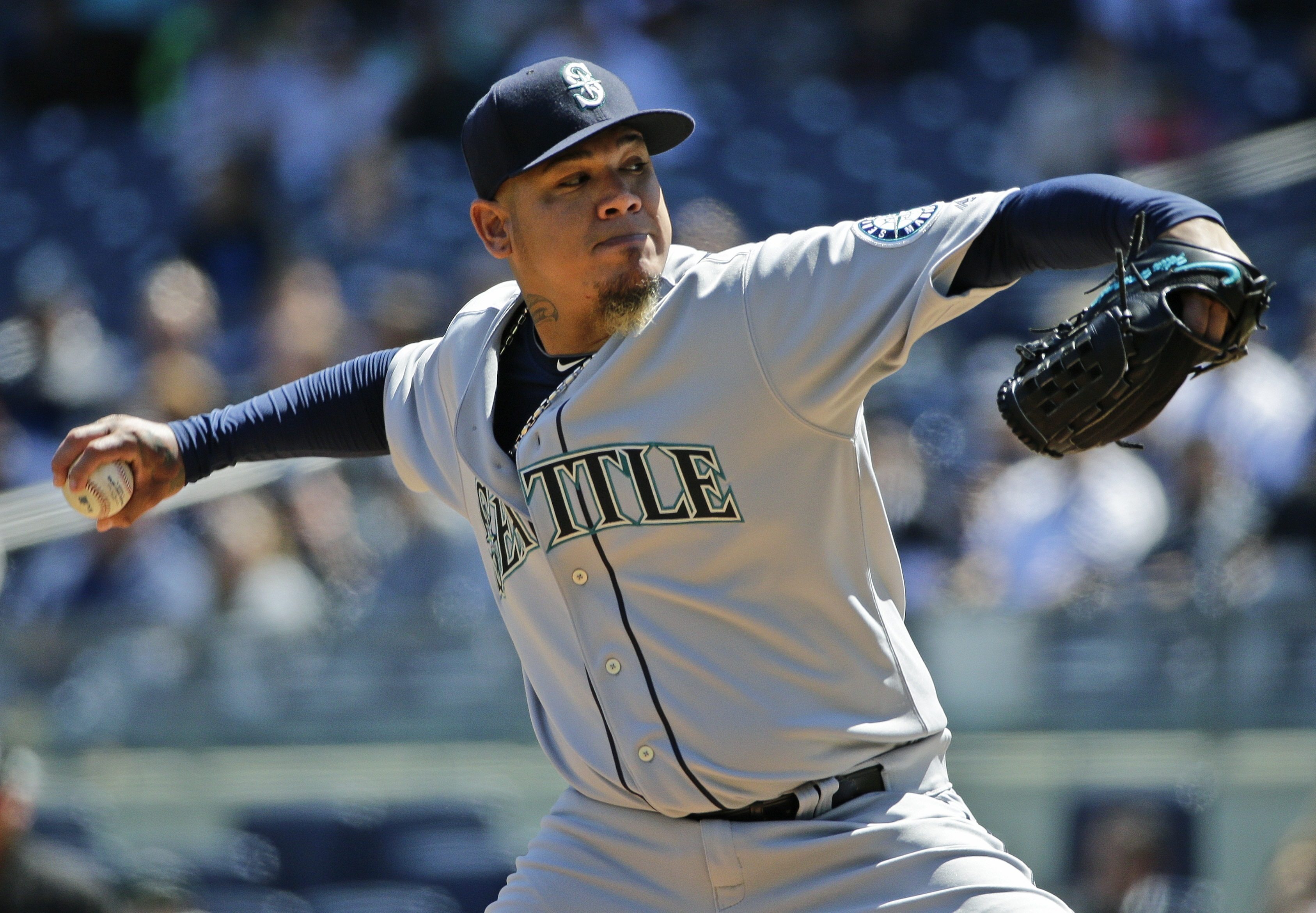 Seattle Mariners' Felix Hernandez delivers a pitch during the first inning of a baseball game against the New York Yankees Saturday, April 16, 2016, in New York.