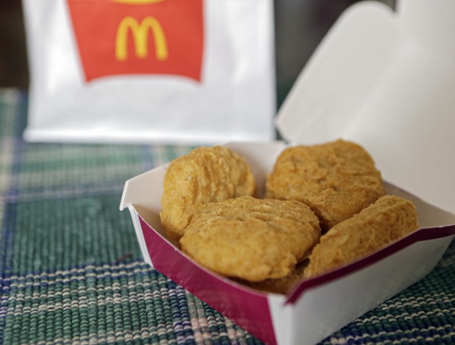 An order of McDonald&#039;s Chicken McNuggets is displayed for a photo in Olmsted Falls, Ohio.(AP Photo/Mark Duncan)