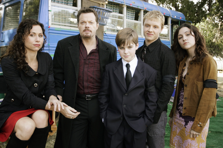 Minnie Driver, from left, Eddie Izzard, Aidan Mitchell, Noel Fisher and Shannon Woodard starred in the FX series &quot;The Riches.&quot; A writers strike cut the series short in 2008.