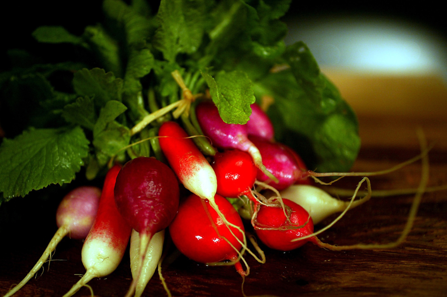 There are many varieties of radishes; they can be round, cylindrical or tapered to a point, like a carrot. Their size varies from a half inch up to over a foot long.