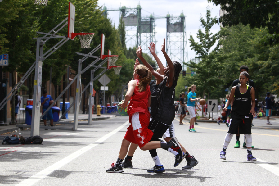Hoops on the River 3-on-3 basketball makes a return to downtown Vancouver this weekend.