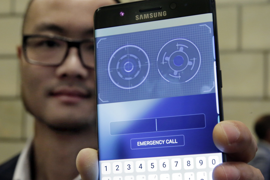 Jonathan Wong of Samsung&#039;s Knox Product Marketing, shows the iris scanner feature of the Galaxy Note 7, in New York.