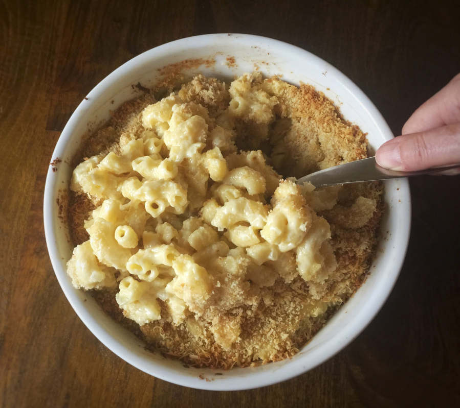 It&#039;s much easier than you might think to make rich, gooey, classic baked mac and cheese from scratch.