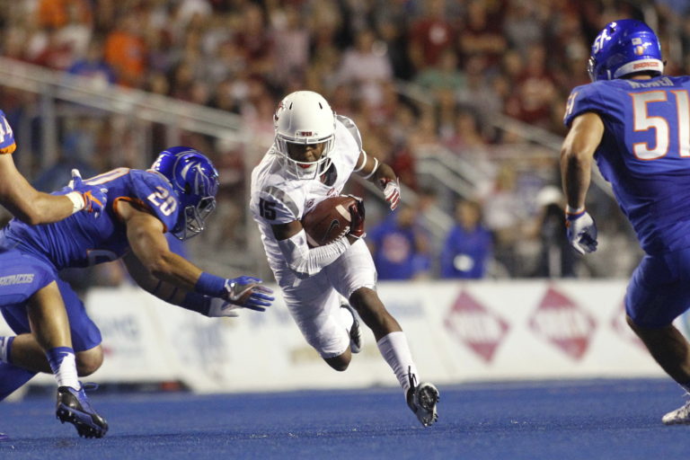 Washington State wide receiver Robert Lewis (15) runs the ball during the first half of an NCAA college football game against Boise State in Boise, Idaho, on Saturday, Sept. 10, 2016.