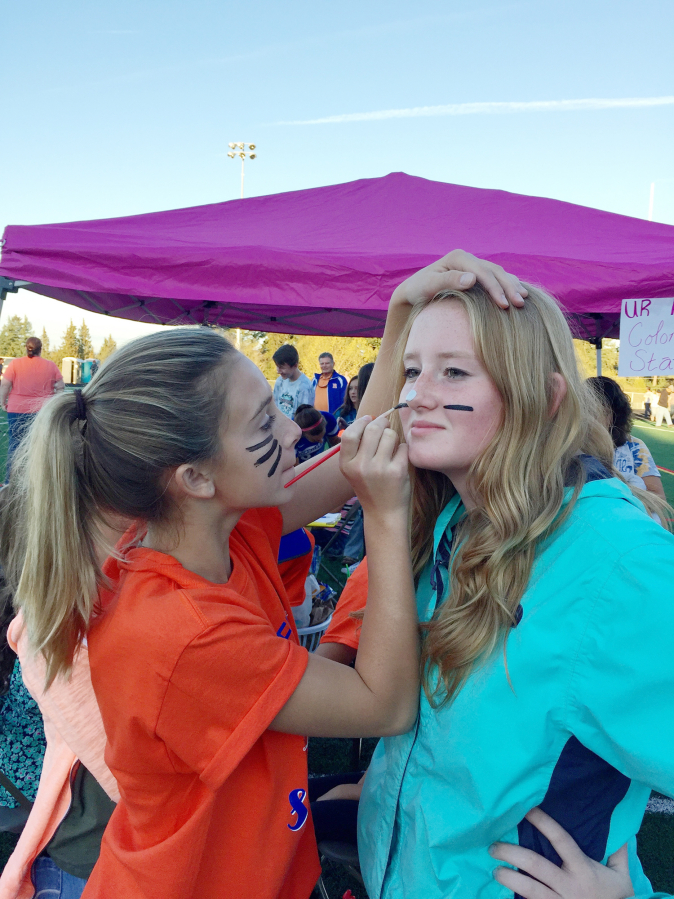 Ridgefield: Lilly Ziemer, left, and Audrie Chapman at Experience Ridgefield, a carnival organized by students in the district celebrating the city.