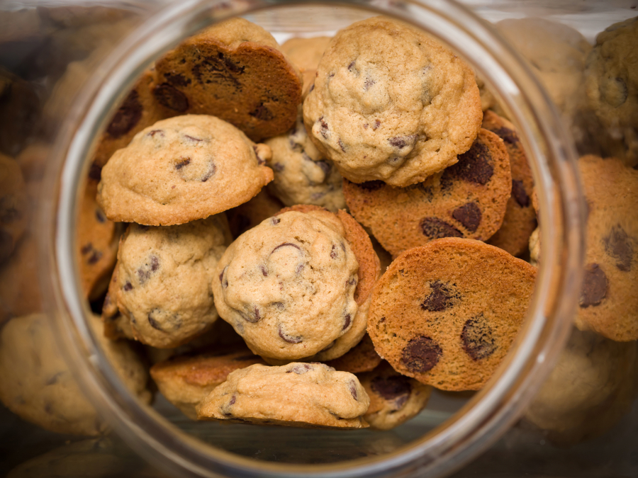 A neuroscientist suggests urge surfing to tolerate that tantalizing cookie.