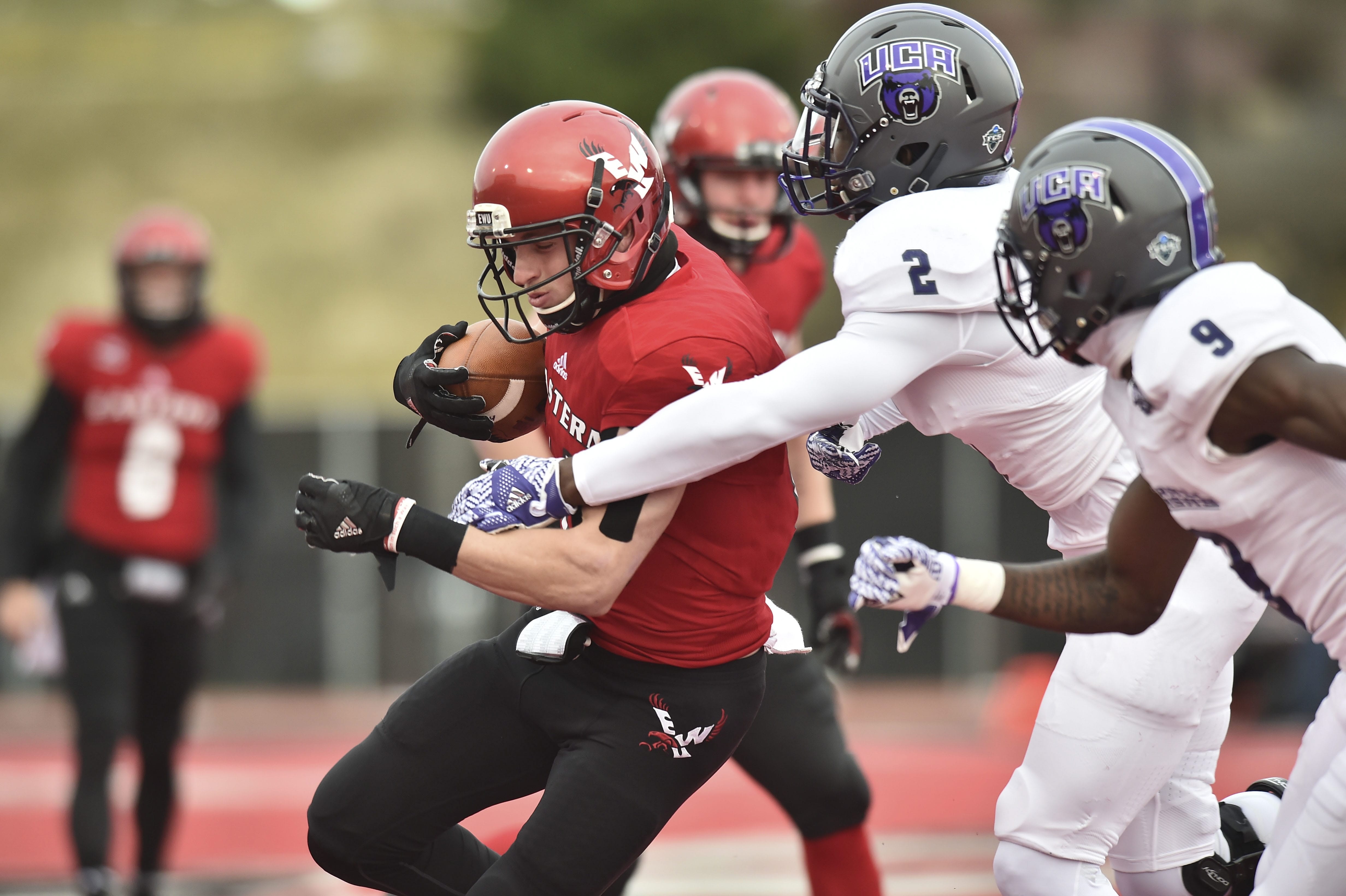 Eastern Washington wide receiver Cooper Kupp (10) hauls in a pass against Central Arkansas during the first half of an NCAA FCS college football playoff game Saturday, Dec 3, 2016, in Cheney, Wash.
