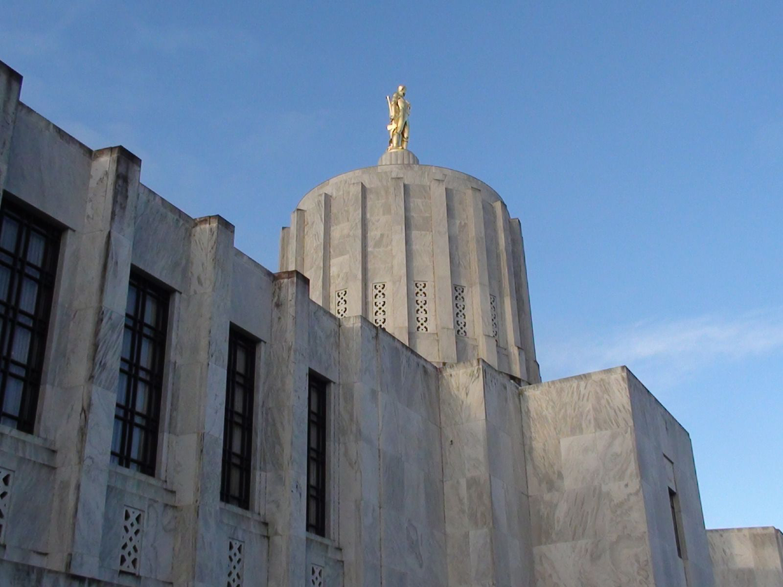 Oregon state Capitol in Salem, Ore.