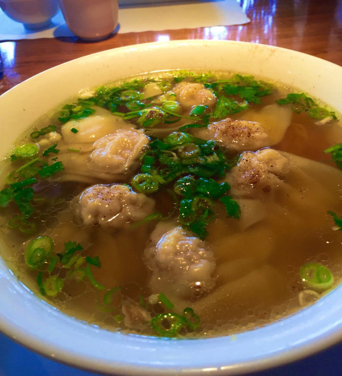 Pho Vi Van&#039;s Mi Hoanh Thanh, or wonton egg noodle soup.