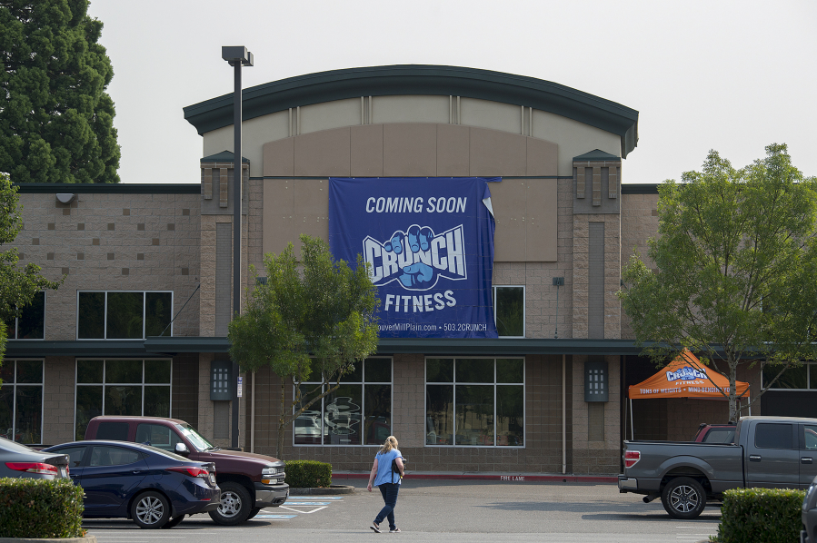 A Banner Advertises The Future Opening Of Crunch Fitness Which Was Supposed To Open In