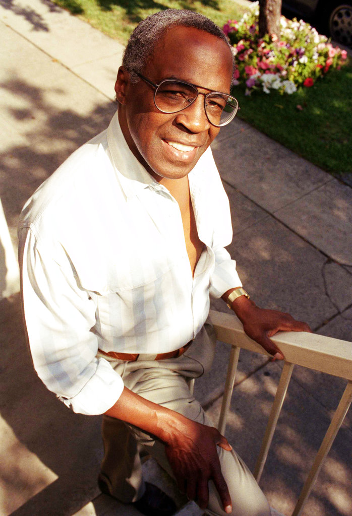 FILE - In this Sept. 4, 1991 file photo, actor Robert Guillaume poses for a portrait in Los Angeles.  Guillaume, who won Emmy Awards for his roles on “Soap” and “Benson,” died Tuesday, Oct. 24, 2017 in Los Angeles at age 89. Guillaume’s widow Donna Brown Guillaume says he had been battling prostate cancer.