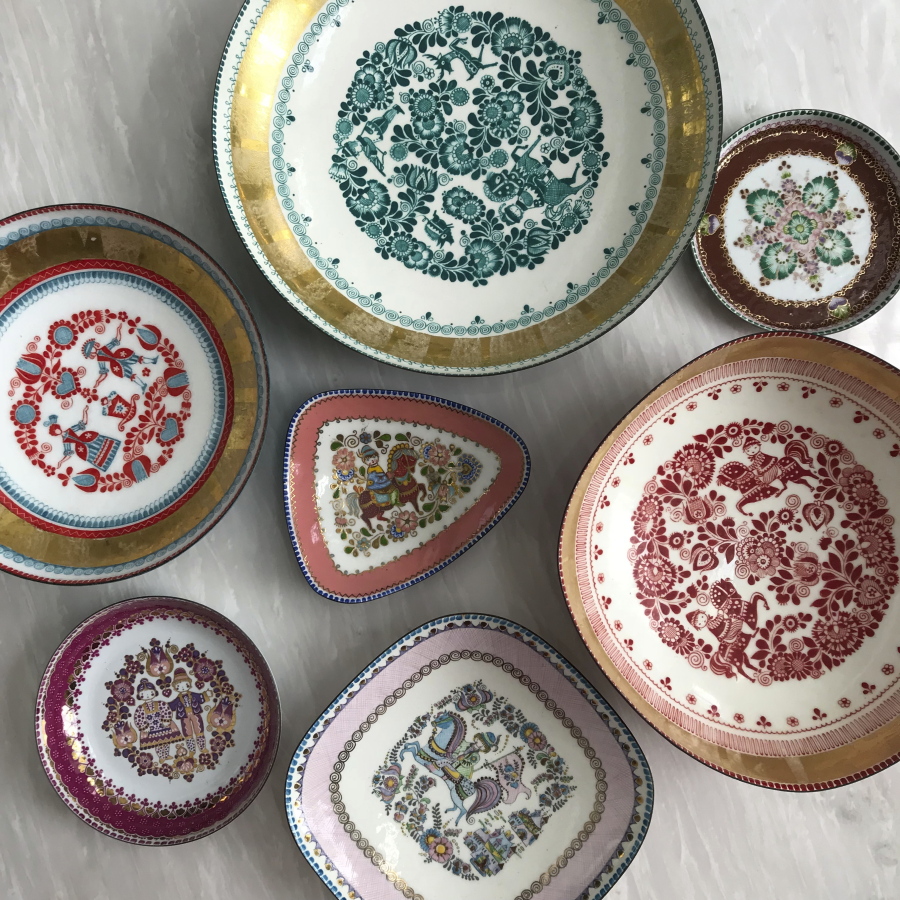 Interior designer Kirschner discovered one of these vintage Steinbock Enamel candy dishes at a flea market, then searched online for other pieces in the same series.
