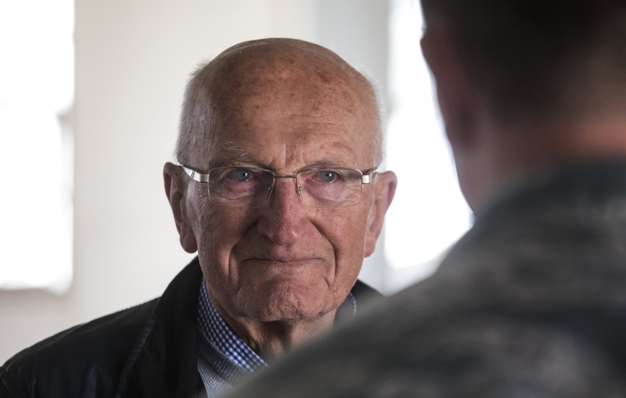 Günter Gräwe visits Joint Base Lewis-McChord (JBLM).