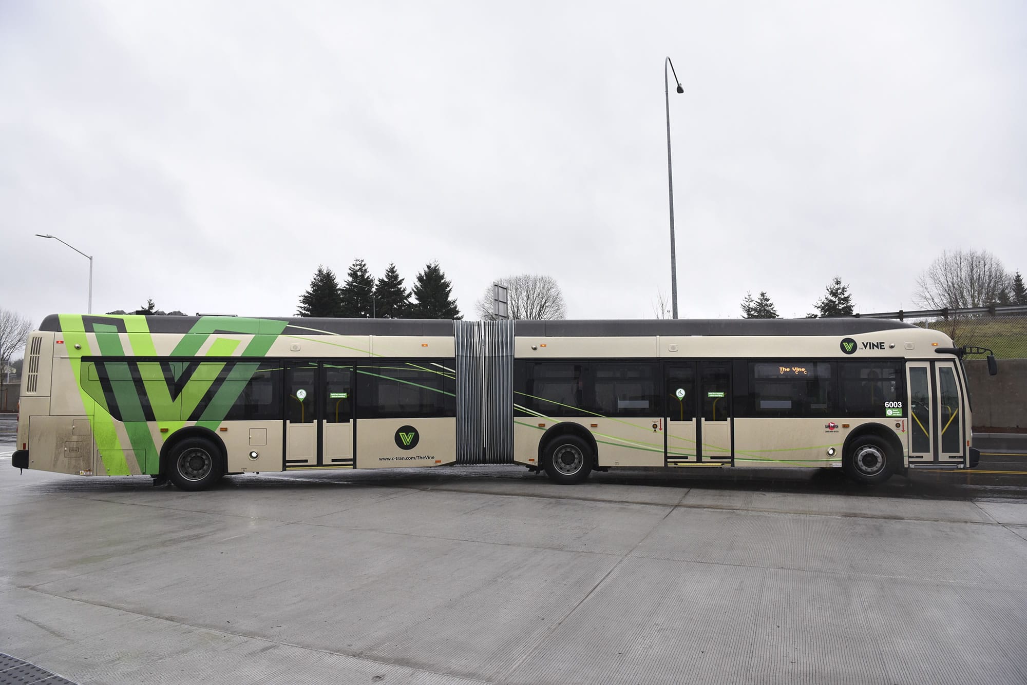 One of The Vine buses leaves Vancouver Mall in January 2017. C-Tran replaced two 40-foot buses on Route 164 with two new 60-foot articulated buses like those that currently operate on The Vine in the Fourth Plain corridor.