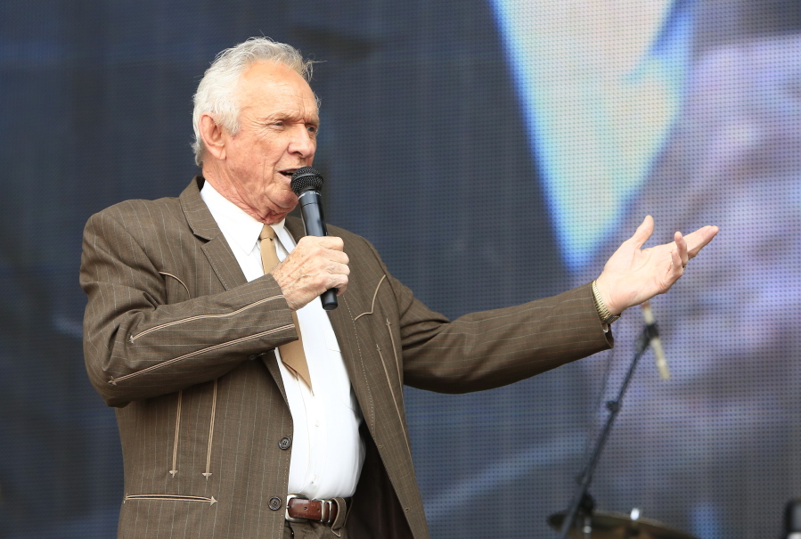 Mel Tillis performs at the Oklahoma Twister Relief Concert at the Gaylord Family-Oklahoma Memorial Stadium in 2013 in Norman, Okla. Tillis, the longtime country star, has died.