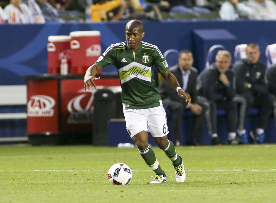 Timbers midfielder/forward Darlington Nagbe (6) moves the ball against the Los Angeles Galaxy. Ringo H.W.