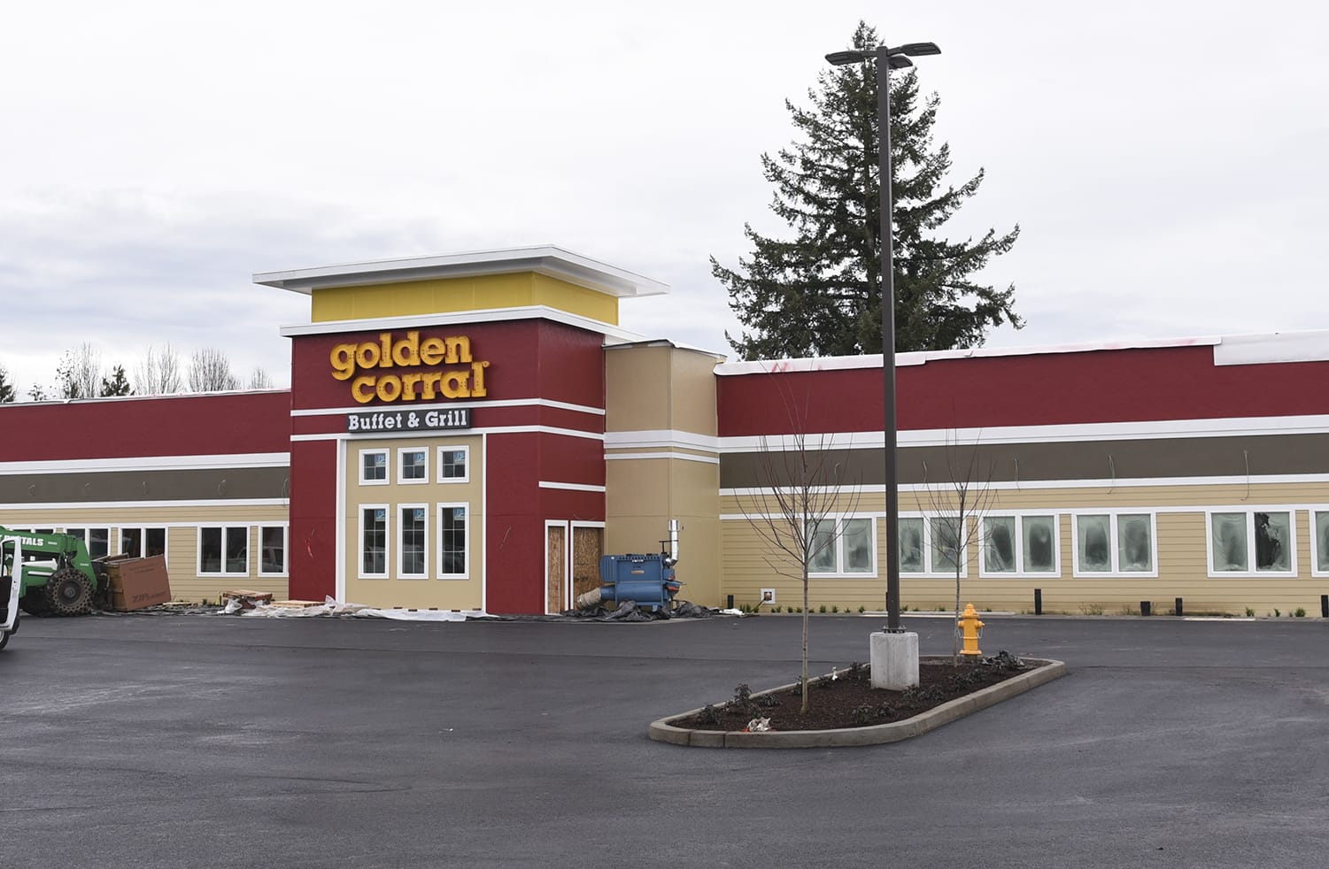 The first Golden Corral in the Vancouver-Portland metropolitan area has set an opening date.