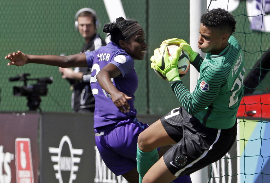 Goalie Adrianna Franch, right, and the defending champion Portland Thorns open the sixth NWSL season against the North Carolina Courage on Saturday. Both teams looking to build on last year’s success.