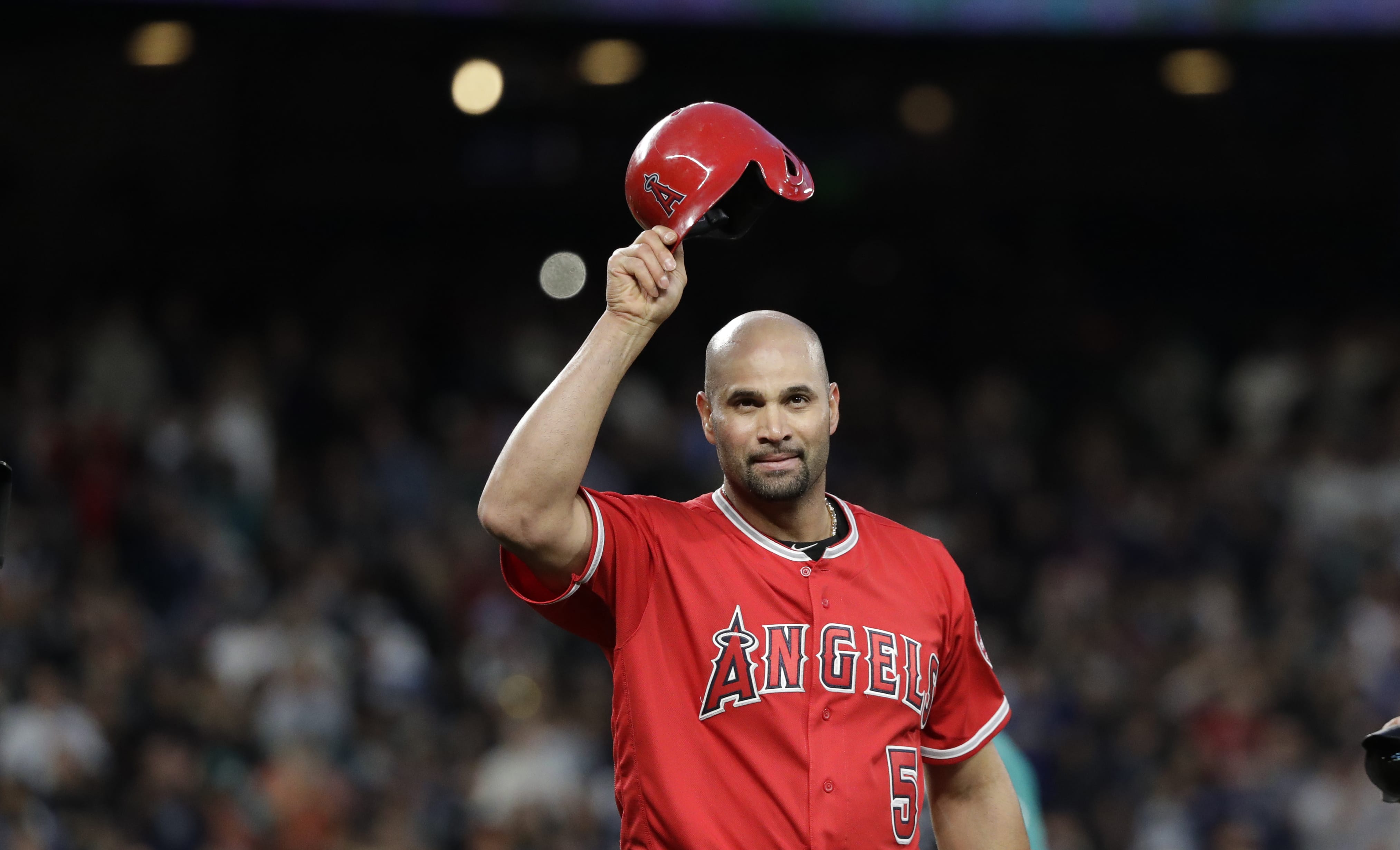 pujols gives jersey