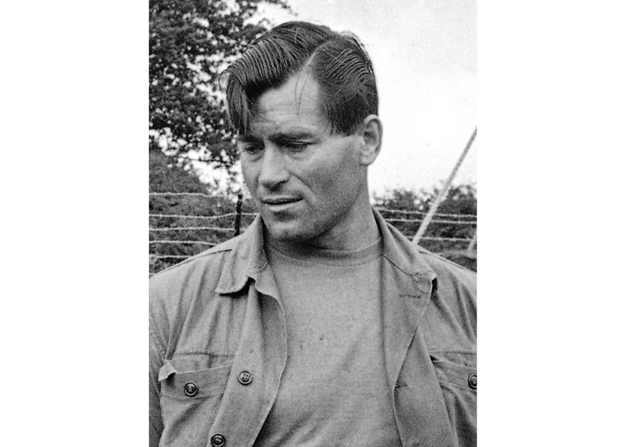 Clint Walker on the set of “The Dirty Dozen” in 1966 (Associated Press files)