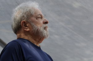 Brasil: Intención de voto de Lula da Silva subió levemente