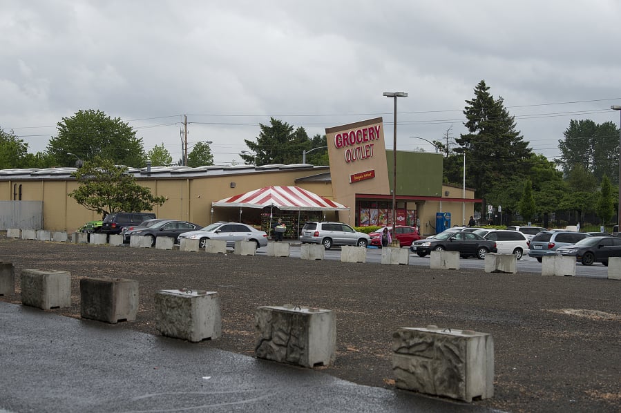 A local business owner is organizing a new community market that will start up next month in a parking lot north of Grocery Outlet along Fourth Plain Boulevard in Vancouver.